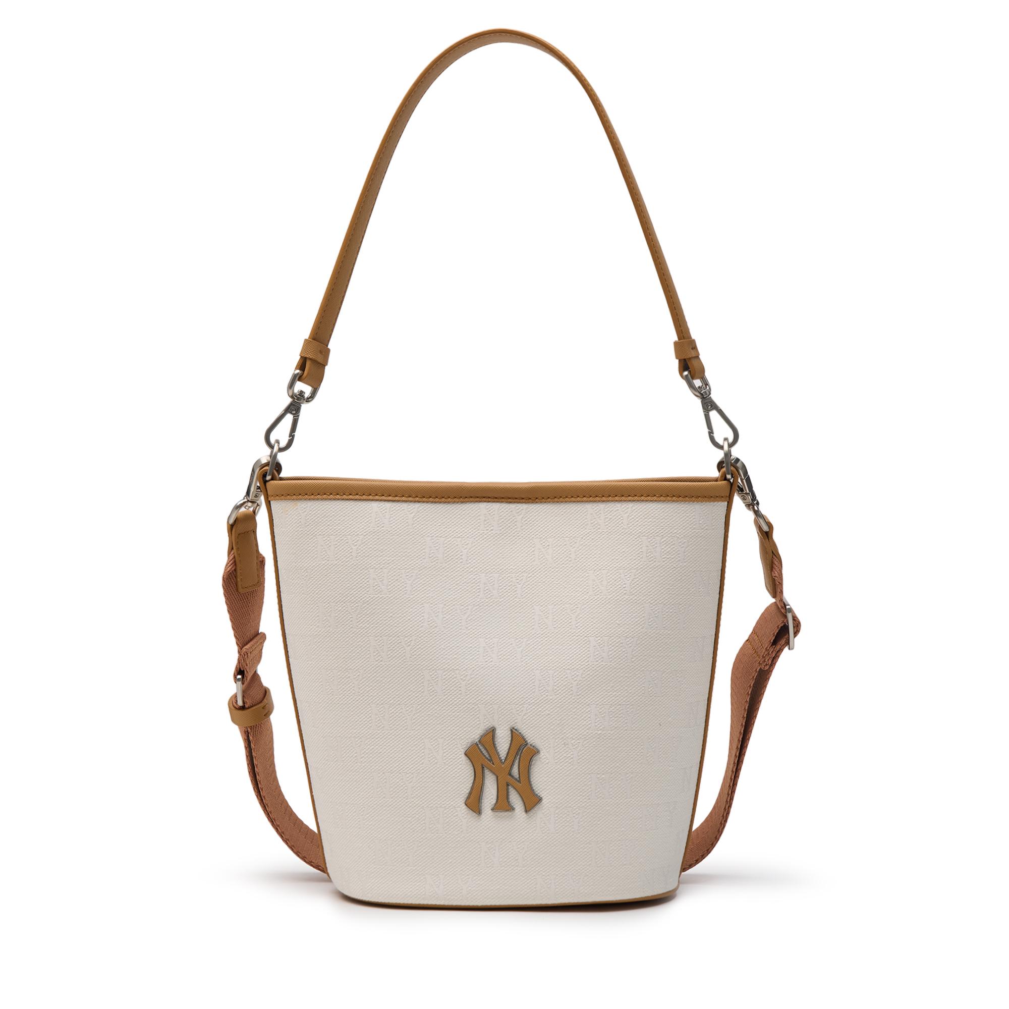 ☆送料・関税込☆MLB★Varsity jacquard bucket bag★ CLASSIC MONOGRAM JACQUARD BUCKET BAG NEW YORK YANKEES