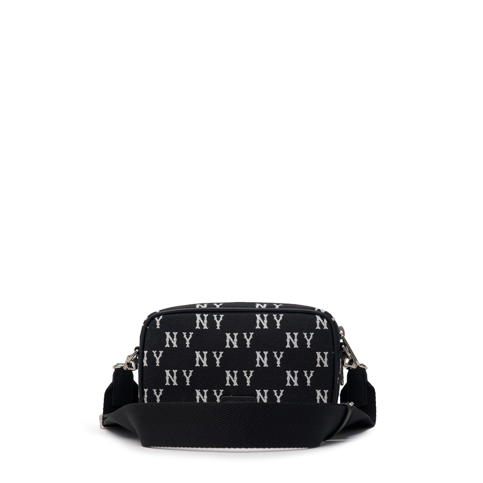 [MLB] Classic Monogram JQD Mini Cross Bag ★すぐ品切れ★ MLB KOREA] Diamond Monogram Jacquard Mini Cross Bag New York