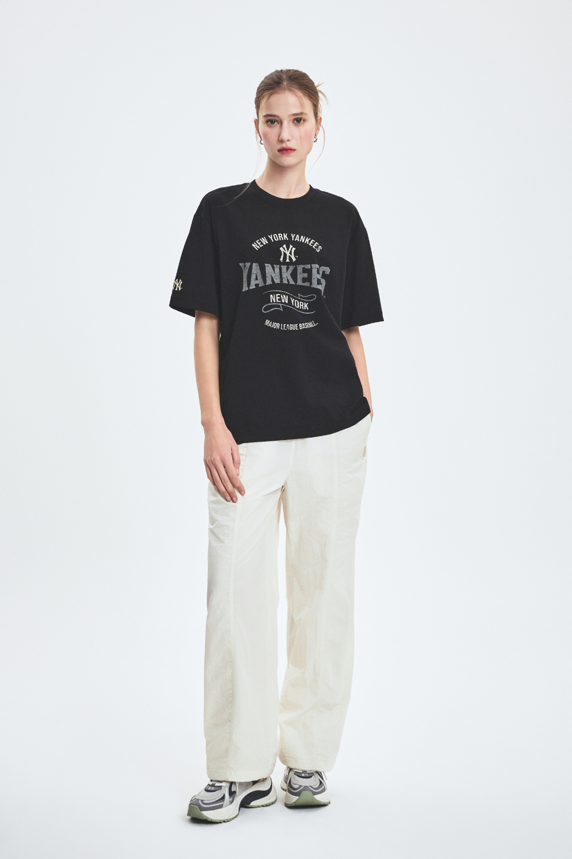 [MLB] W's Gorpcore Puckering Semi Wide Pants ★すぐ品切れ★ U-Double Tuck Wide Pants in Grey – L'ENSEMBLE