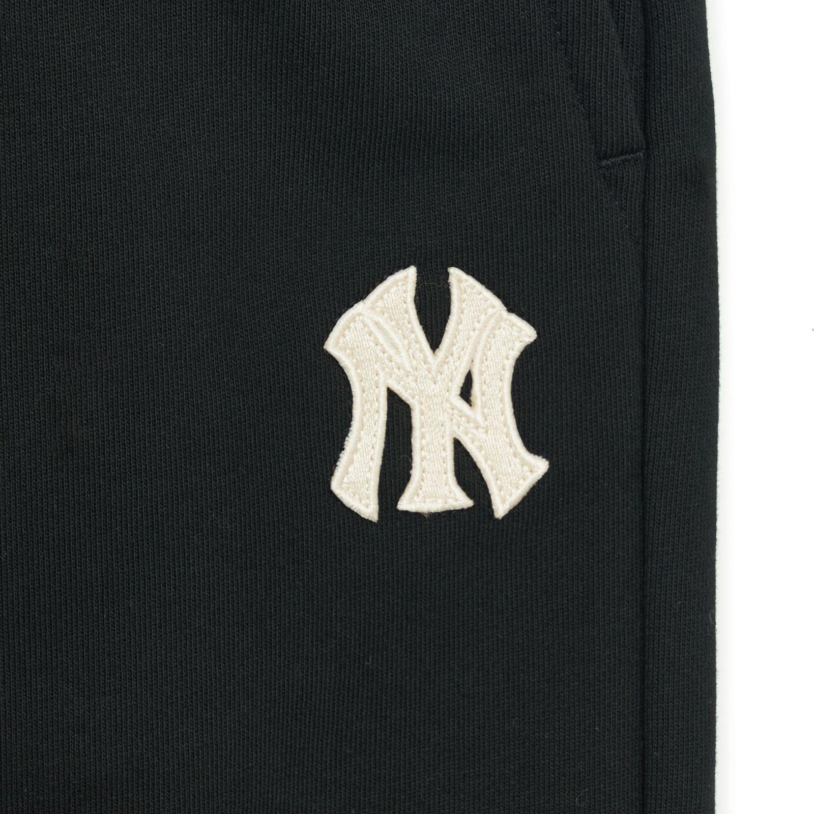 MLB NEW YORK YANKEES Paisley Back Cliping Logo T-Shirt (Black)