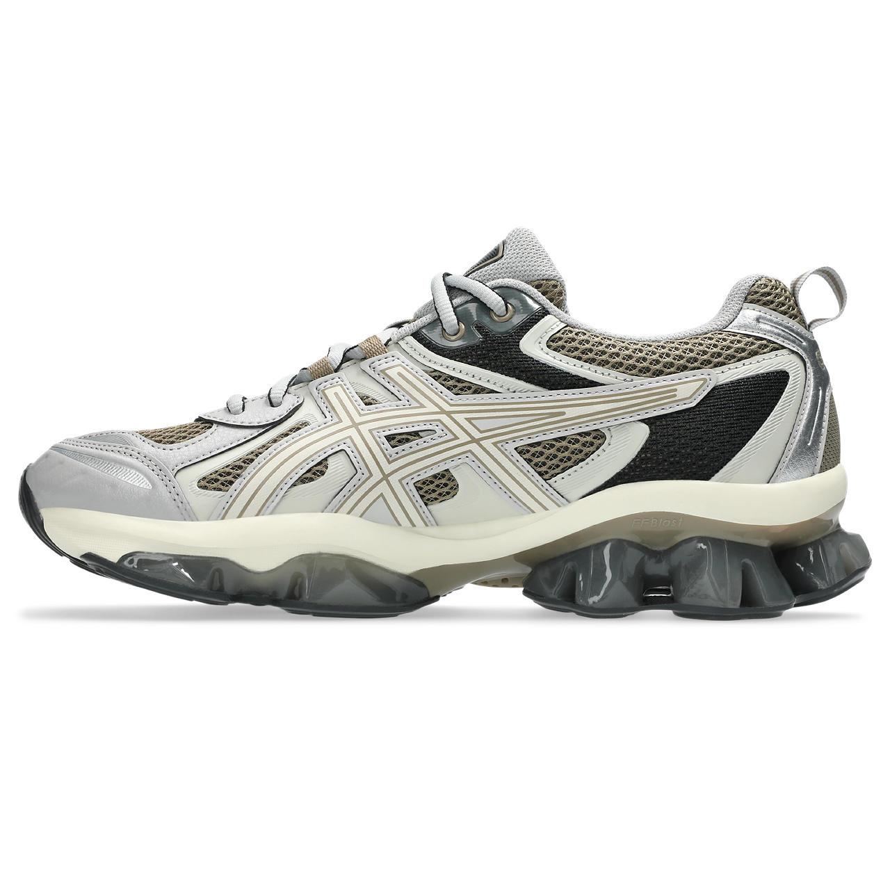 【Asics】◆ジェル クォンタム キネティック ペッパー◆大人気◆ ASICS『Gel-Quantum Kinetic “Black” & “Metallic Silver”』が