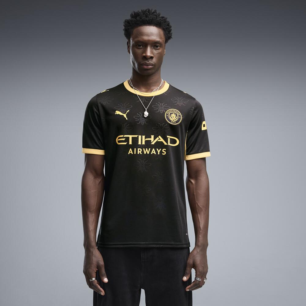 Football Apparel | PUMA