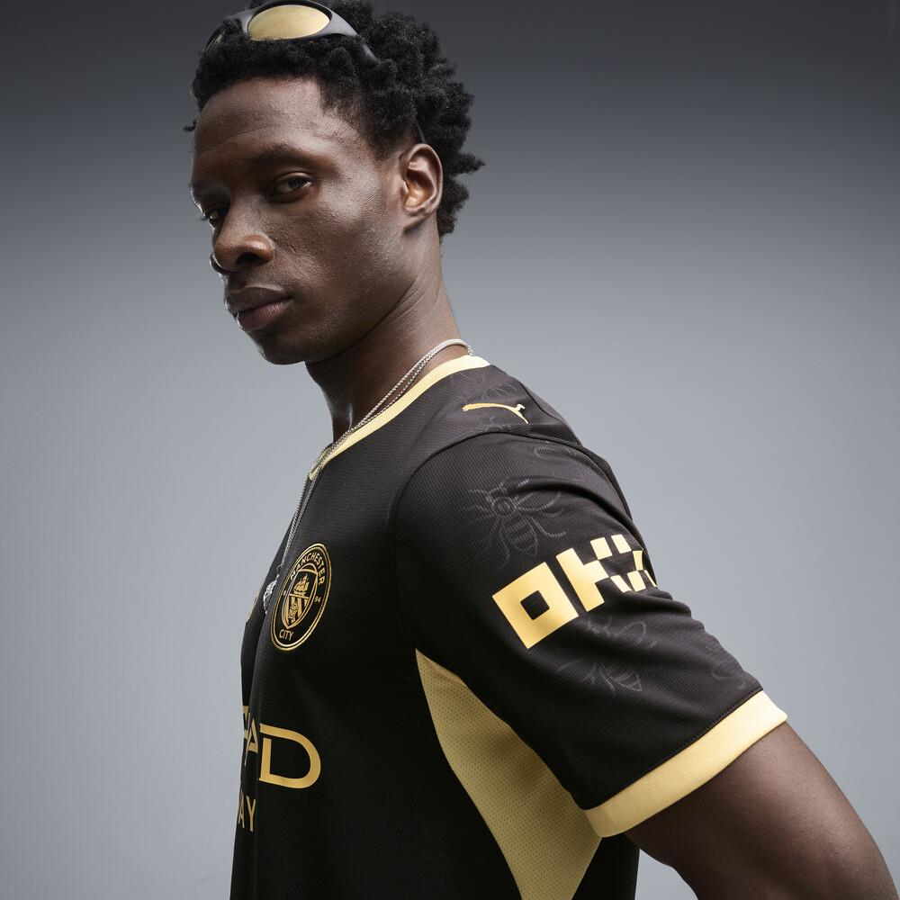 Football Apparel | PUMA