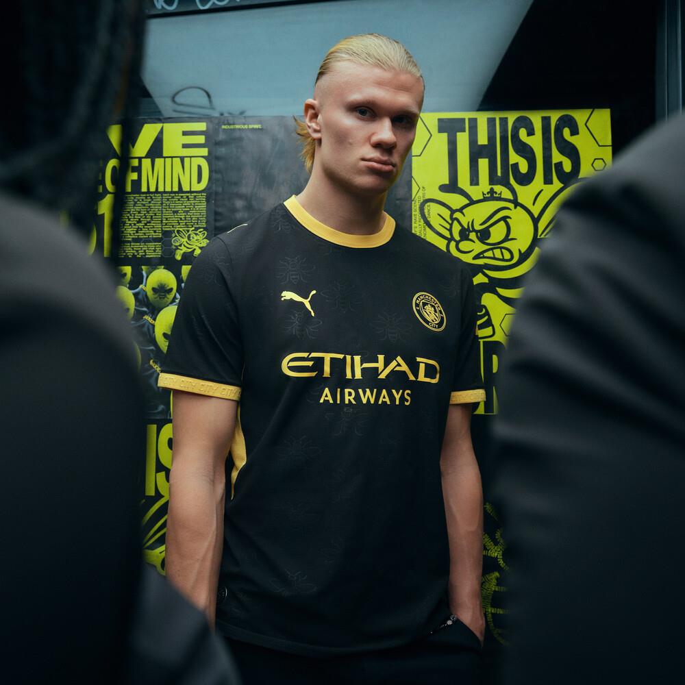Football Apparel | PUMA