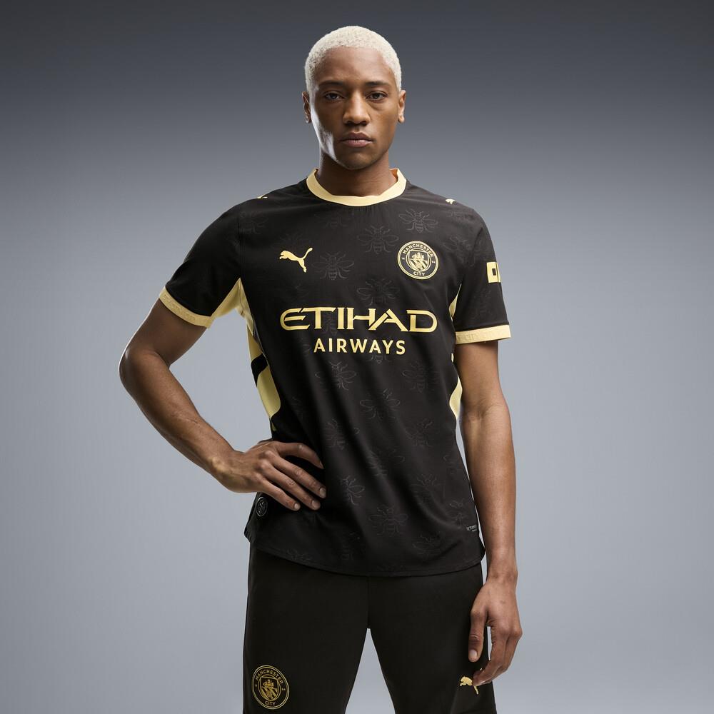 Football Apparel | PUMA
