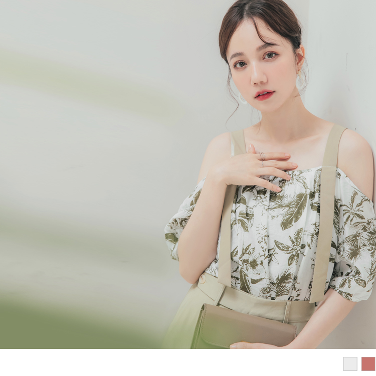 OB 涼爽花卉印花拼接挖肩抽皺短袖上衣 OBAB12570
