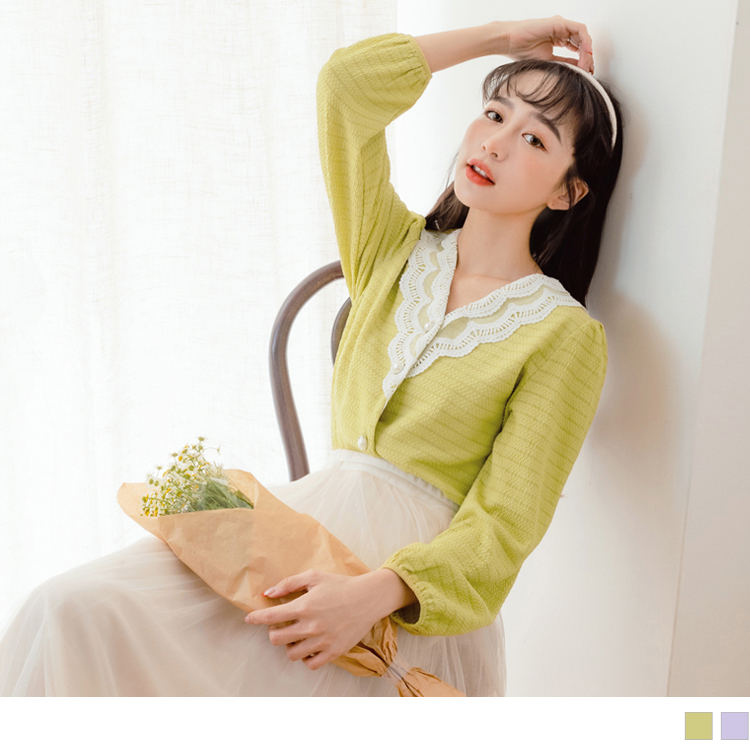 OB 小V臉．V領蕾絲拼接細緻布紋珍珠釦上衣 OBAB17631