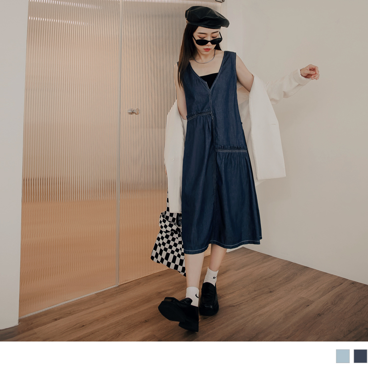 OB 高含棉不對稱V領抽皺美背無袖牛仔連身裙 OBDA9419
