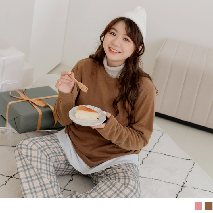 OB 雲朵自訂款-假兩件親膚針織側開衩寬版上衣 OBAB18029