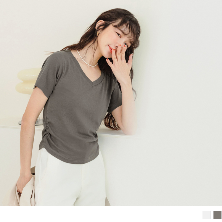 OB 小V臉．V領抓皺收腰合身圓弧下襬上衣 OBAB18427 SS23