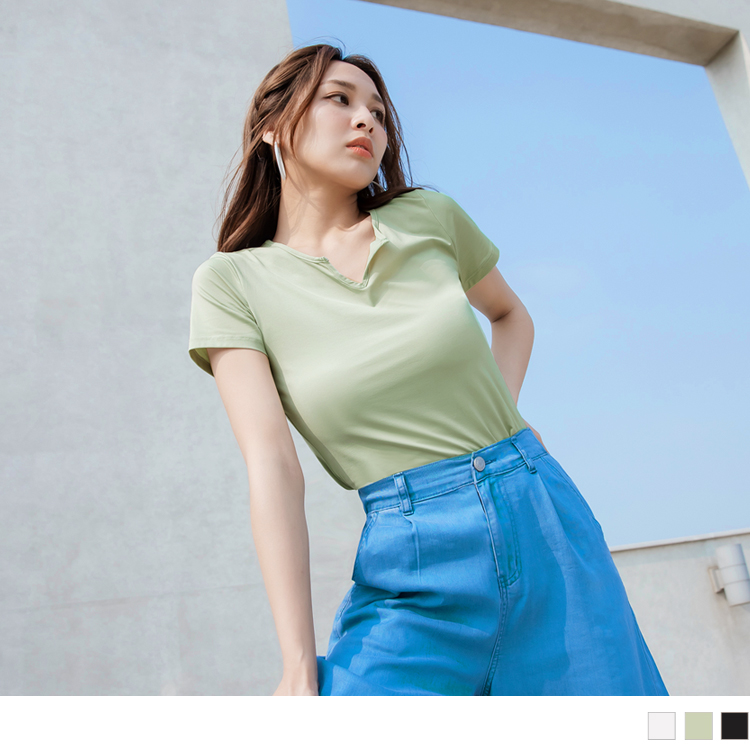 OB 涼感．冰咖啡紗V領短袖短版上衣 OBAB18057 SS23