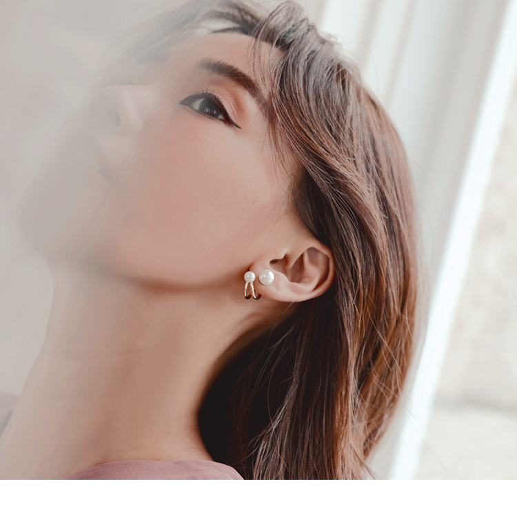 OB 光澤貝珠金屬曲線耳針耳環 OBZC2755 SS23