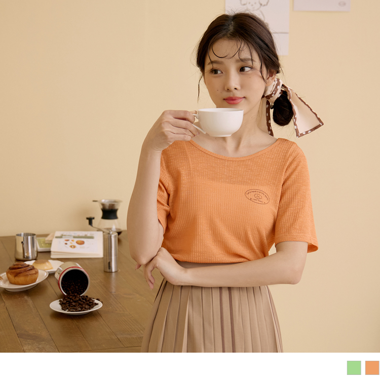 OB 咖啡廳家族．GaBi印花U領美背透肌感短袖上衣 OBIG0016 SS23