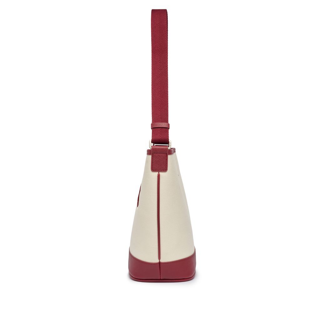 極上美品　五十鈴工業　BC431SSS vintage RED NMBコラボ 鈴木えみ：ベアトップのワンピで美デコルテ見せ 韓国・聖水のイベント