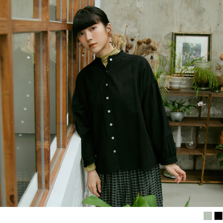 OB 寬鬆純棉拼接蕾絲立領貝殼排釦上衣 OBAB18902 FW23