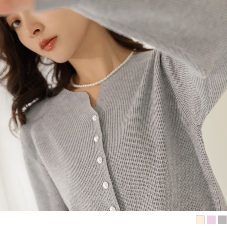 OB QQ毛衣．細坑條珍珠釦短版小外套 OBFA2781 FW23