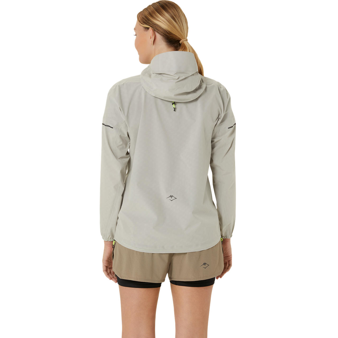 Asics_Fujitrail_jacket_1.jpg?