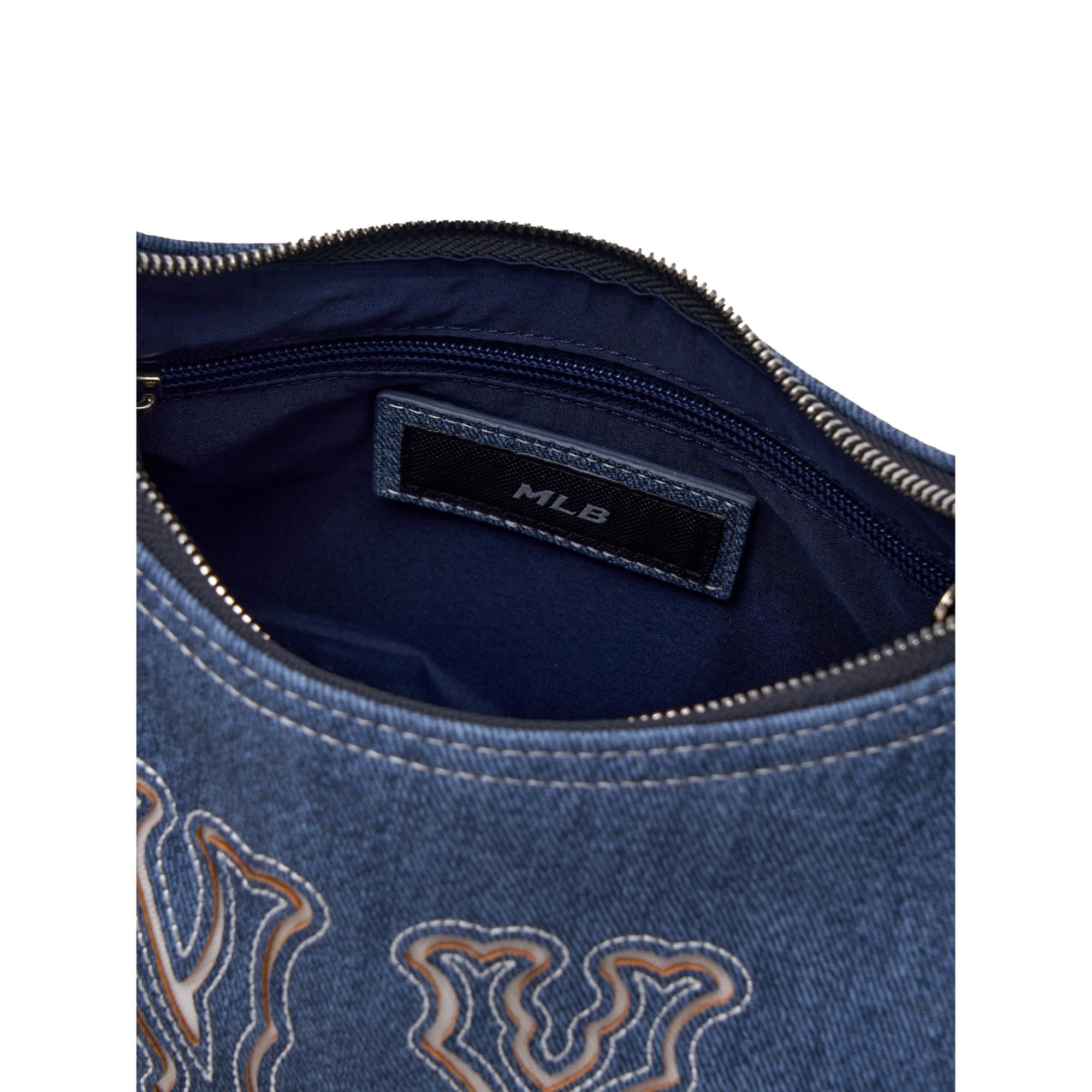 ☆MLB☆DIAMOND MONOGRAM MEGALOGO DENIM CARGO BAG 韓国発 กระเป๋าทรงโฮโบ Denim Coopers Mega Logo Dia Monogram New York