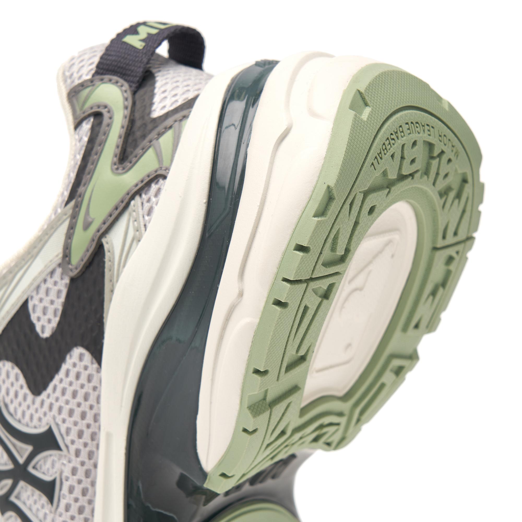 ★MLB Korea★Curve runner★大人気★ MLB□Curve Runner NY (Silver) □送料込 (MLB Korea/スニーカー