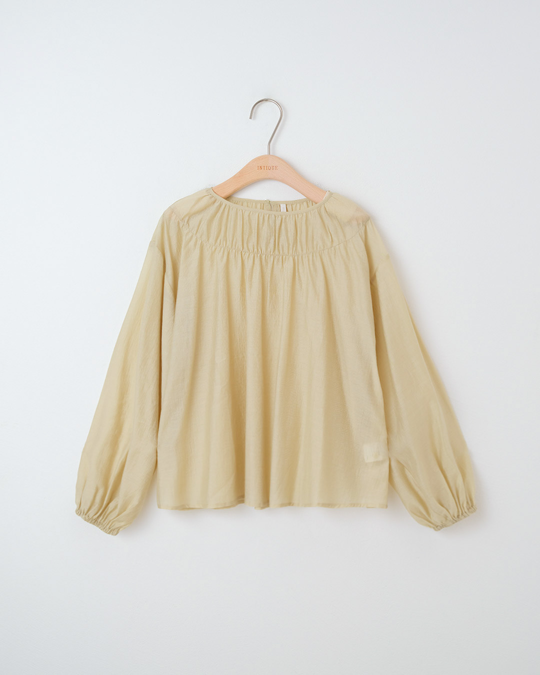 Round Neck Gathered Blouse_2