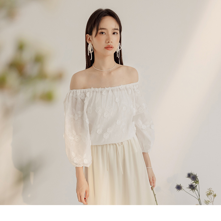OB 兩穿露肩立體刺繡雛菊澎袖上衣 OBAB19694 FW24