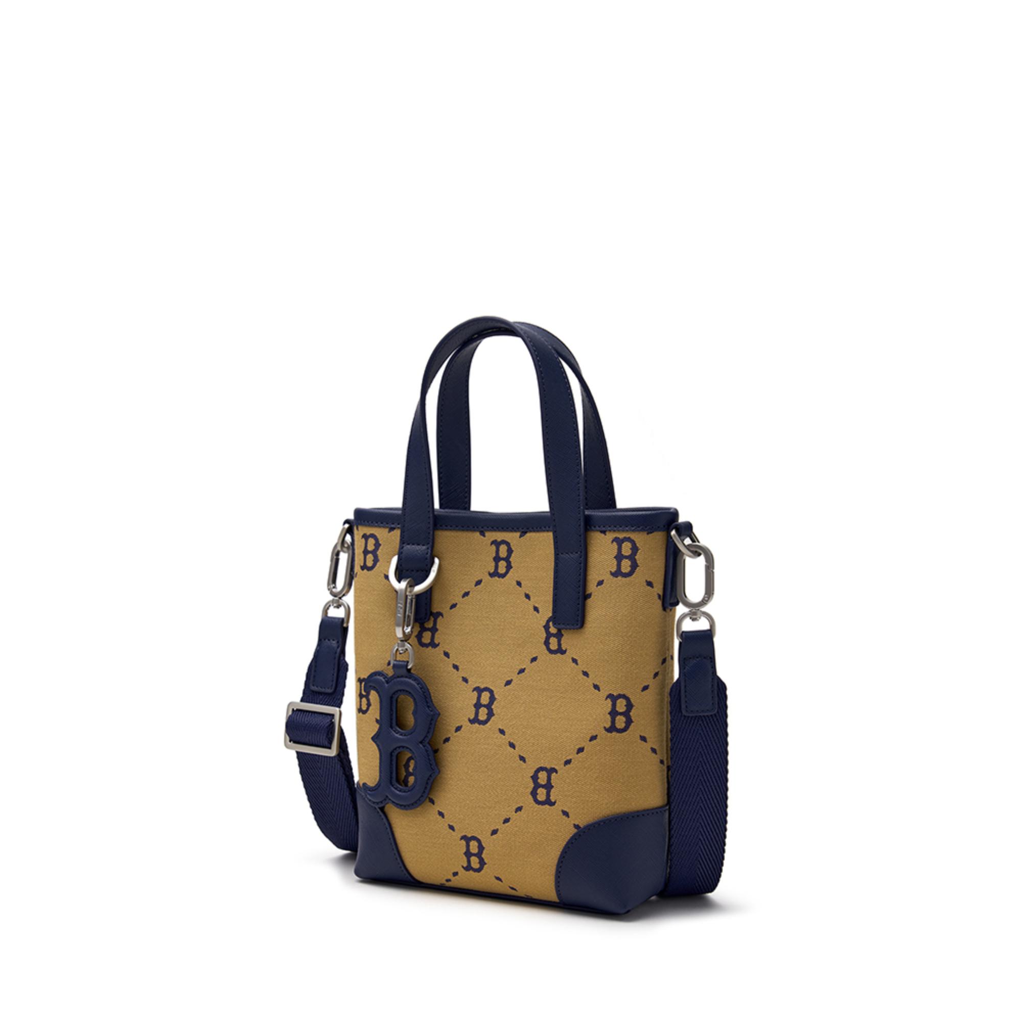 [MLB] Dia Monogram Sportive Mini Cross Bag★ 大人気★ MLB KOREA] Diamond Monogram Jacquard Mini Cross Bag New York