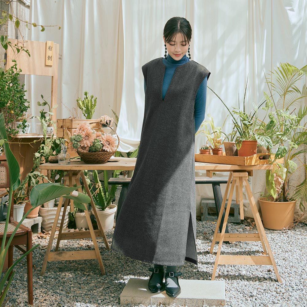 OB 日系毛呢V領側開衩長版背心連身裙 OBDA10203 FW24