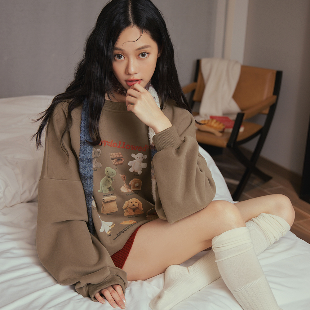 OB 絨毛玩具印花大學TEE/衛衣 OBAB19995 FW24
