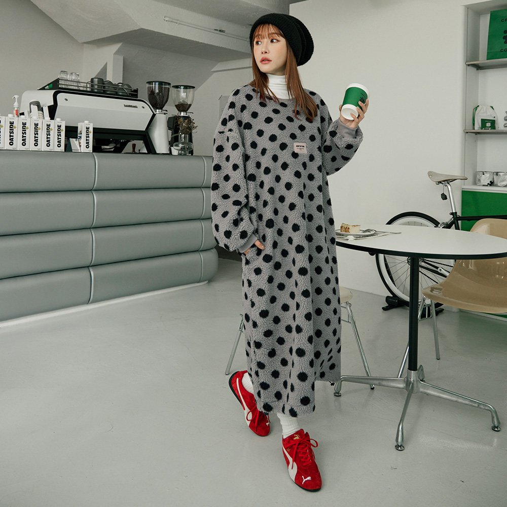 OB QQ羊羔毛滿版波點寬版長連身裙 OBDA10312 FW24
