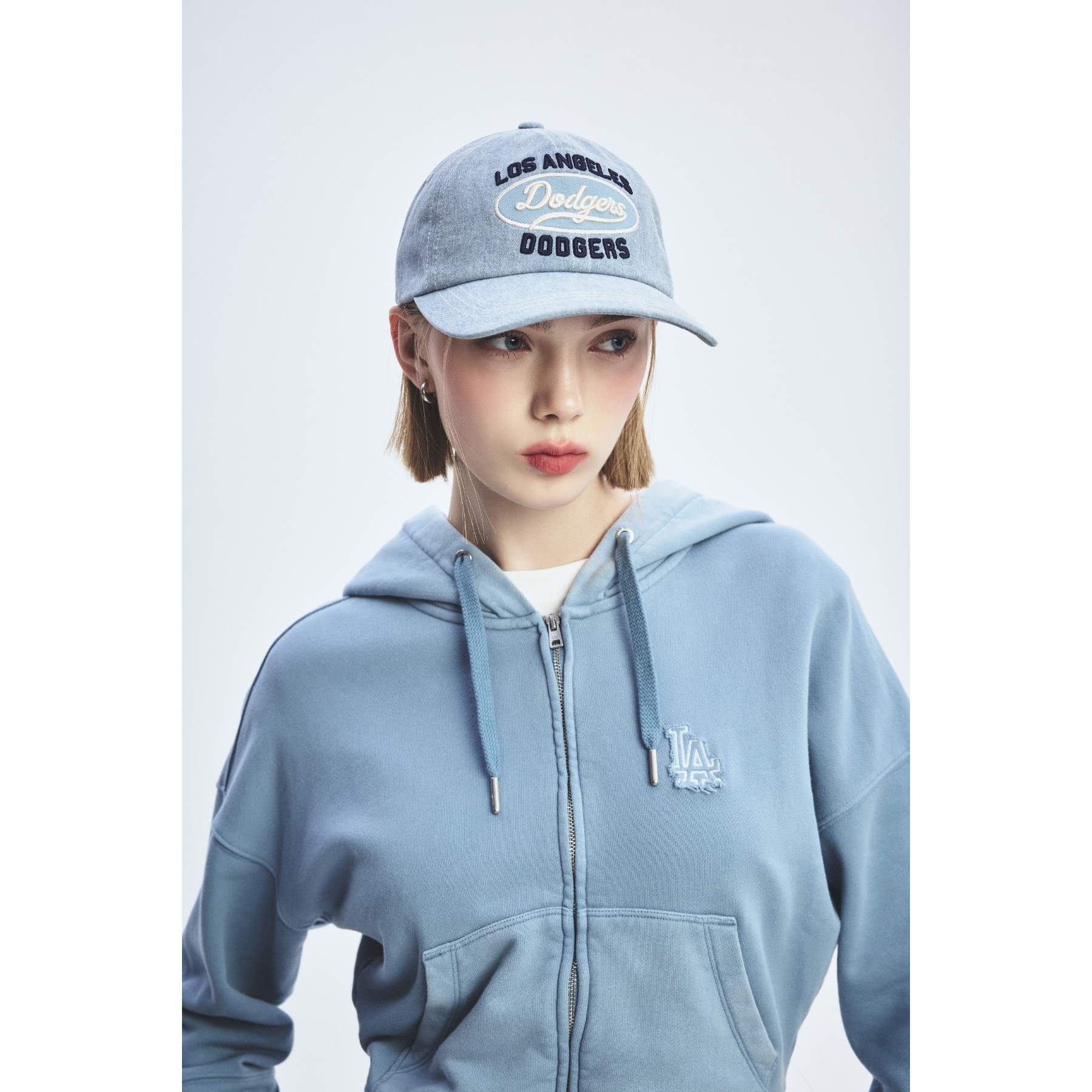 ■MLB Korea■ Varsity Vintage Oval Stitch Unstructured Ball VARSITY VINTAGE OVAL STITCH CURSIVE UNSTRUCTURED BALL CAP