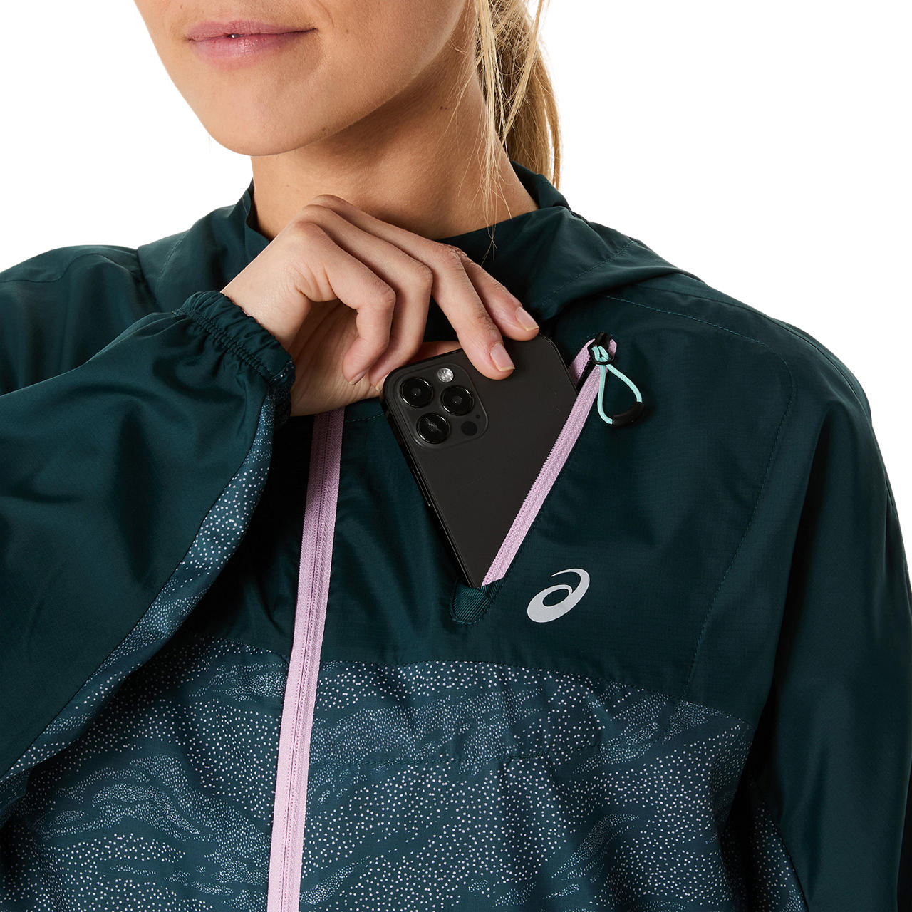 Women's Jackets | FUJITRAIL PACKABLE WINDBREAKER | ASICS
