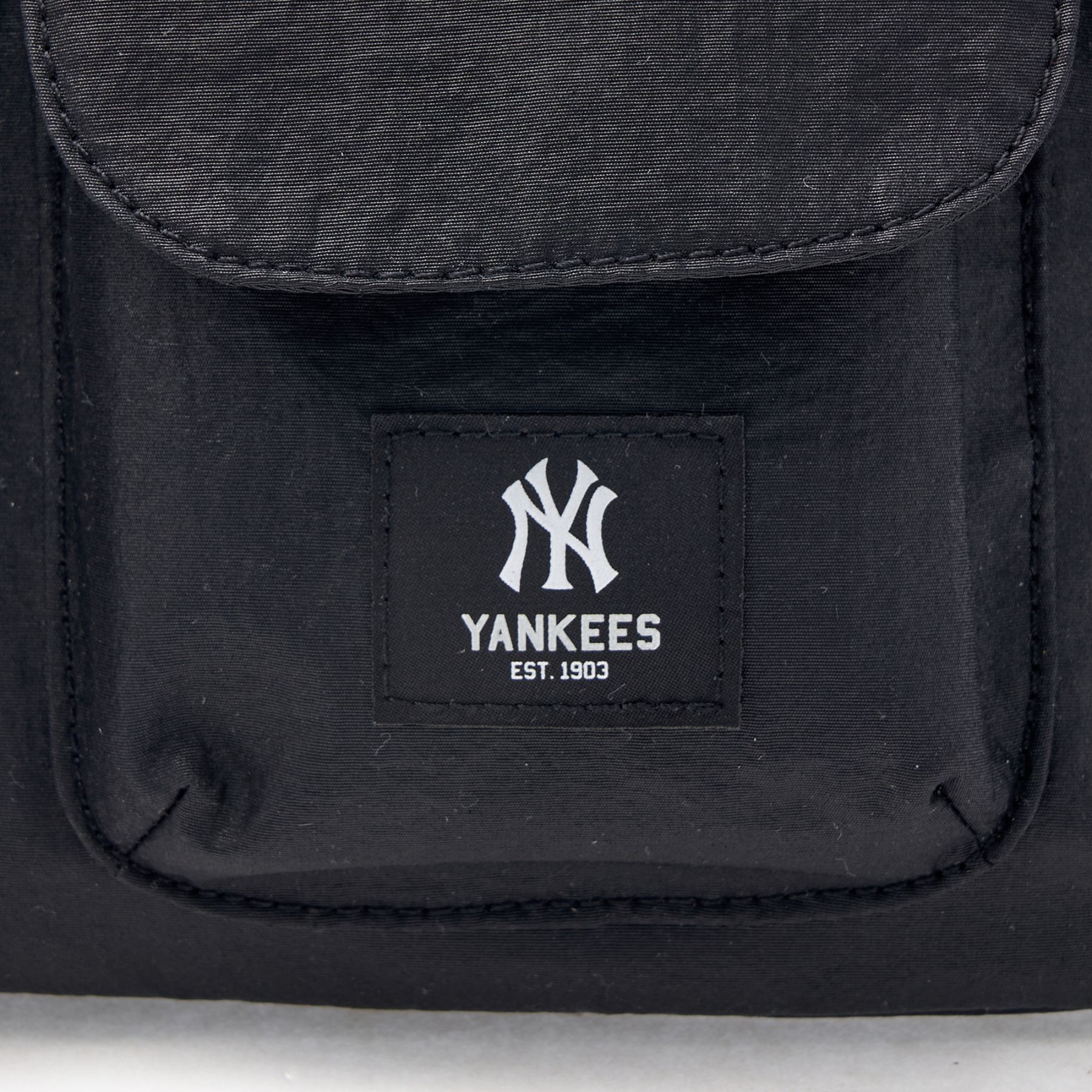 BASIC GORPCORE POCKET CROSS BAG NEW YORK YANKEES (3ACRB035N