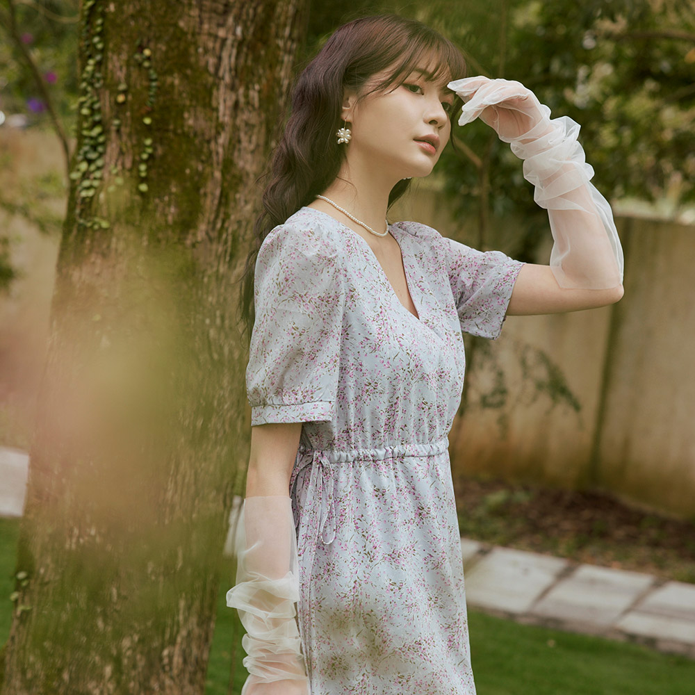 OB V領側綁帶碎花連身裙 OBDA10339 SS25