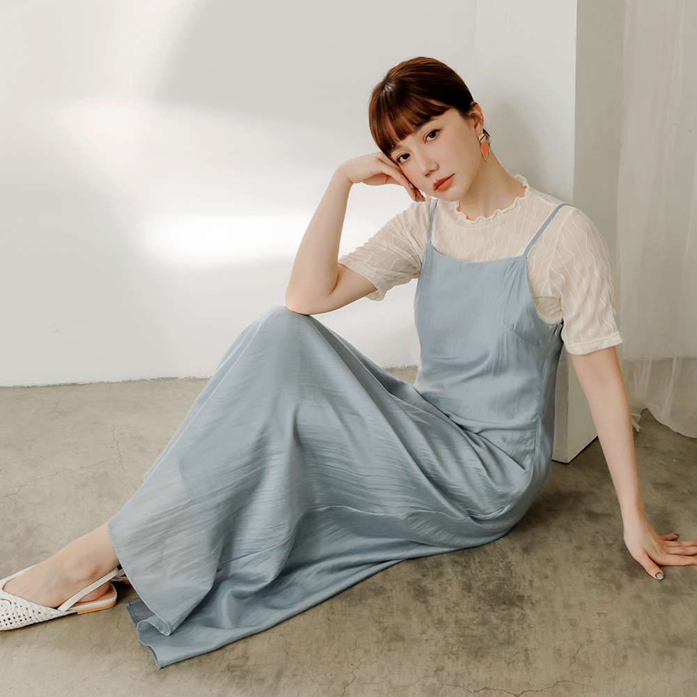 OB 微光澤細肩帶後開衩長連身裙 OBDA10396 SS25