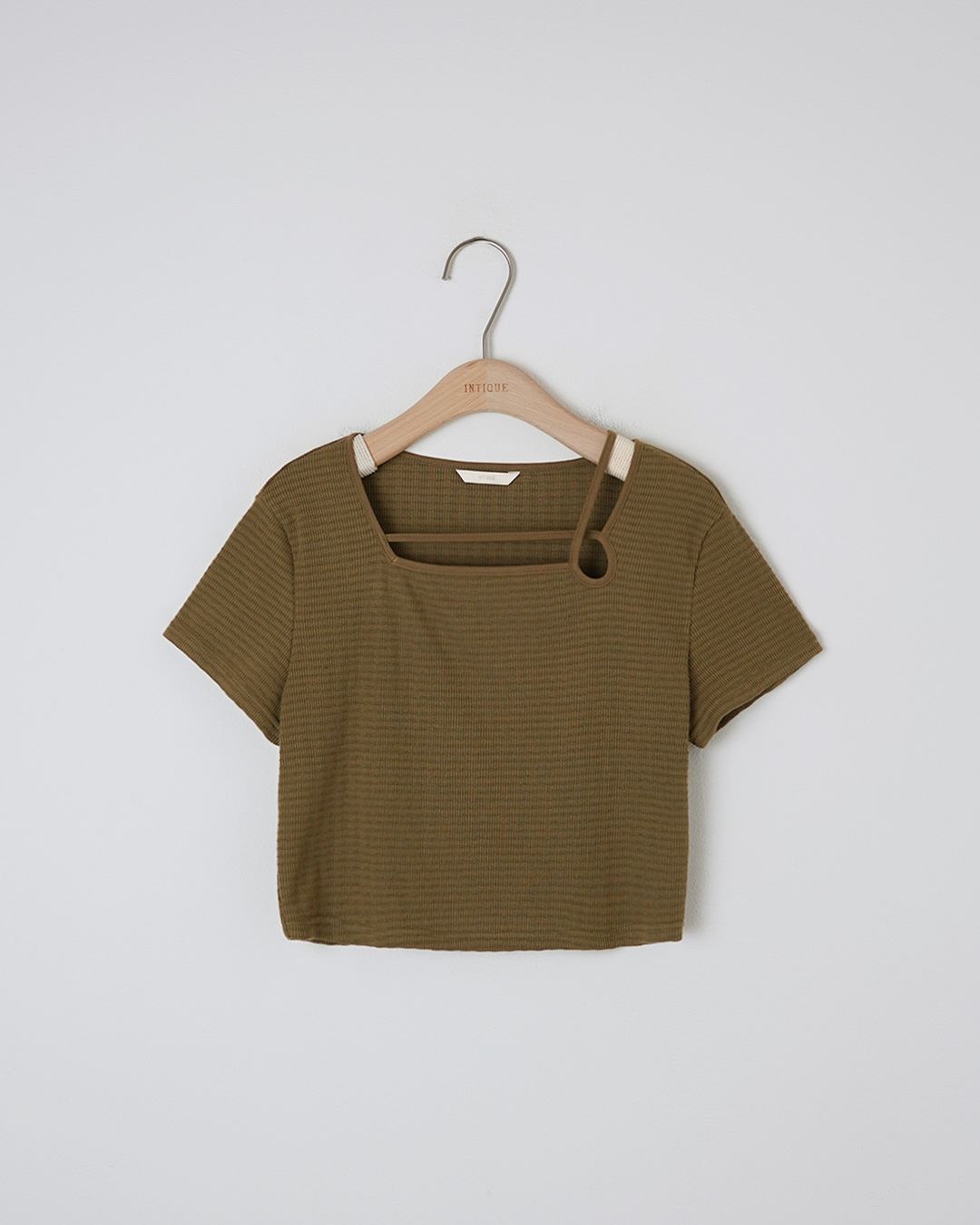 Cut-Out Cropped Top_3