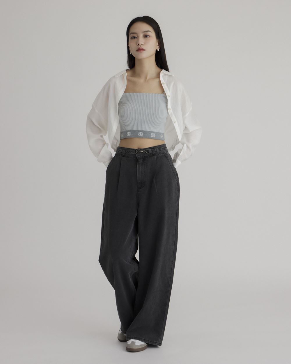 Belted Washed Denim Jeans_1
