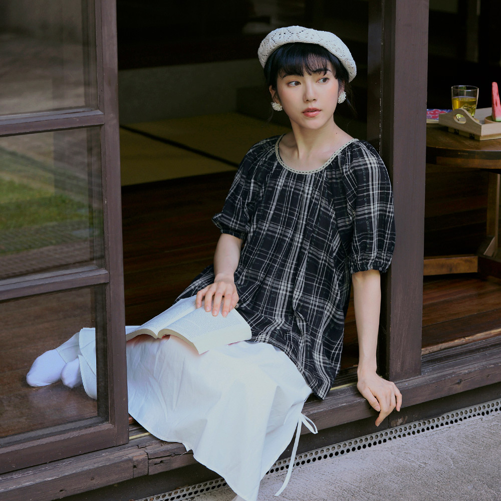OB 日系純棉格紋蕾絲圓領美背綁帶拋袖上衣 OBAB20103 SS25