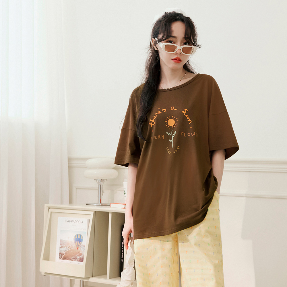 OB 手繪太陽花印花寬鬆短袖上衣 OBAB20518 SS25