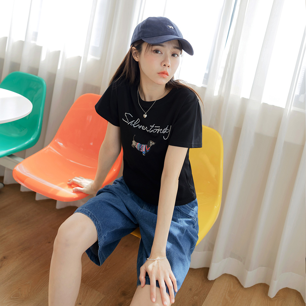 OB 棉質臘腸狗印花修身短版上衣 OBAB20606 SS25