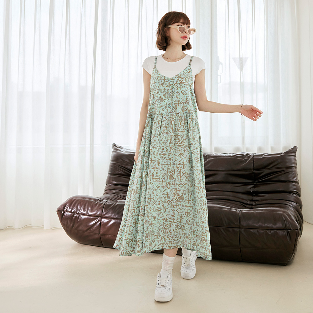 OB V領排釦圖騰印花細肩長連身裙 OBDA10586 SS25