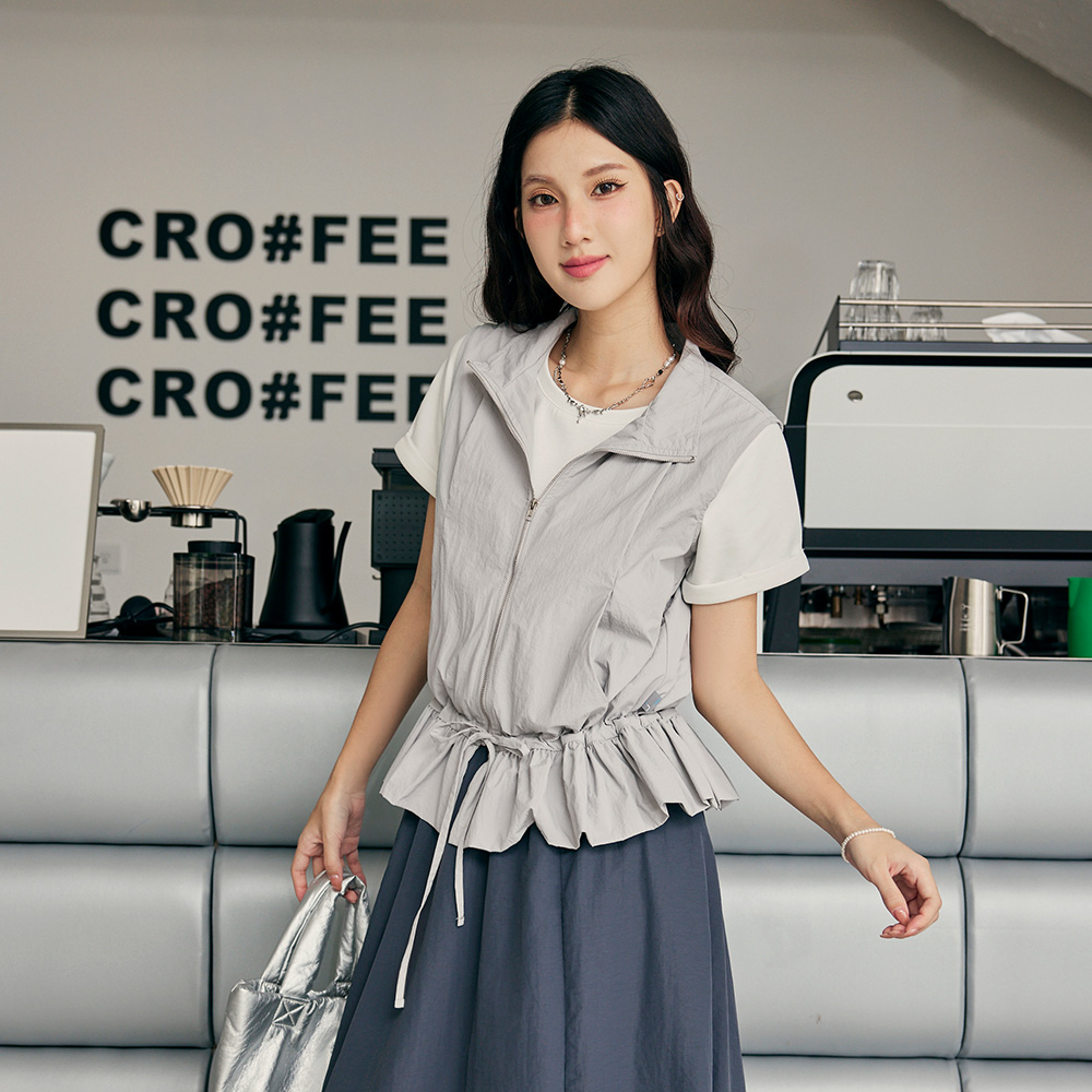 OB 素色翻領抽繩收腰拉鍊背心外套 OBEA3816 SS25