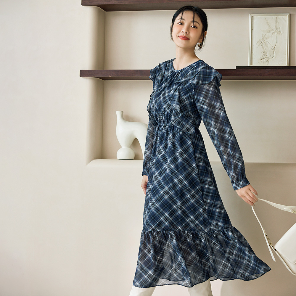 OB 微透膚格紋層次荷葉造型綁帶連身裙 OBDA10595  FW25