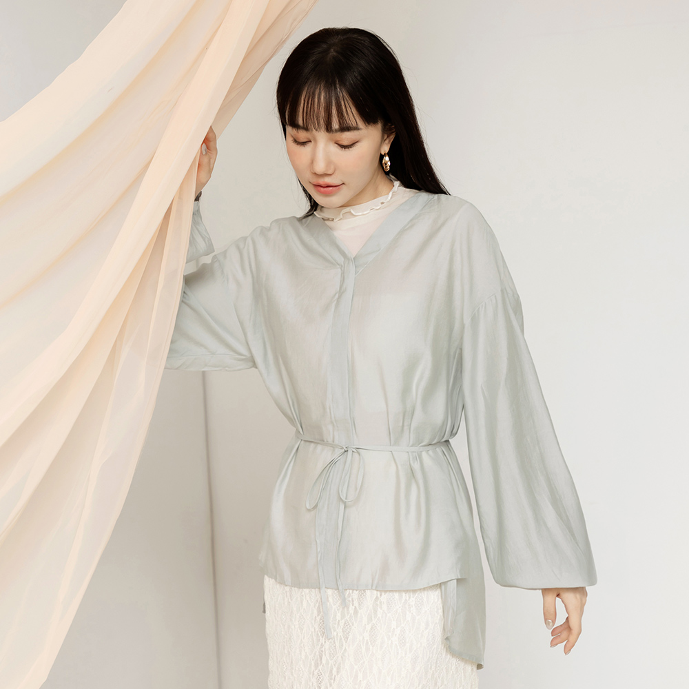 OB V領收腰前短後長澎袖上衣(附綁帶) OBAB17599 FW25