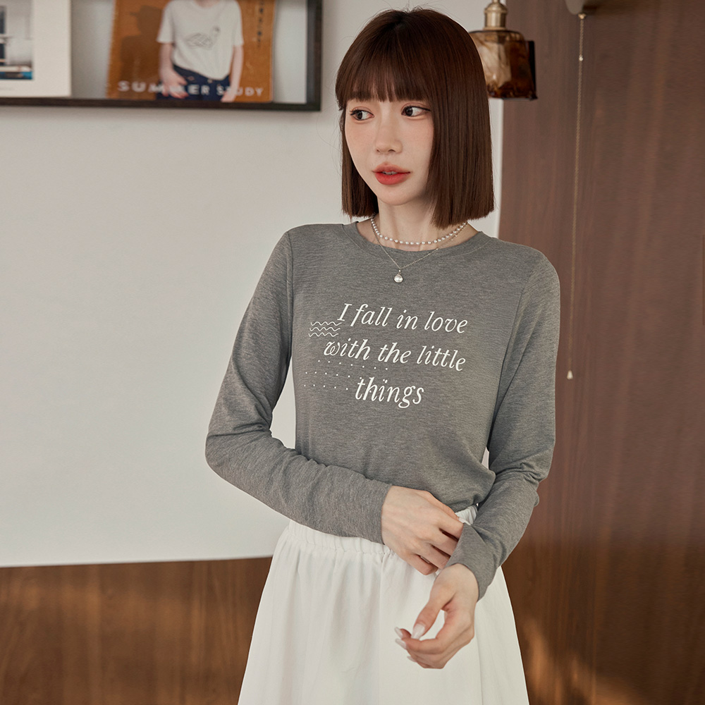 OB 舒彈純色英文印花短版上衣 OBAB17934 FW25