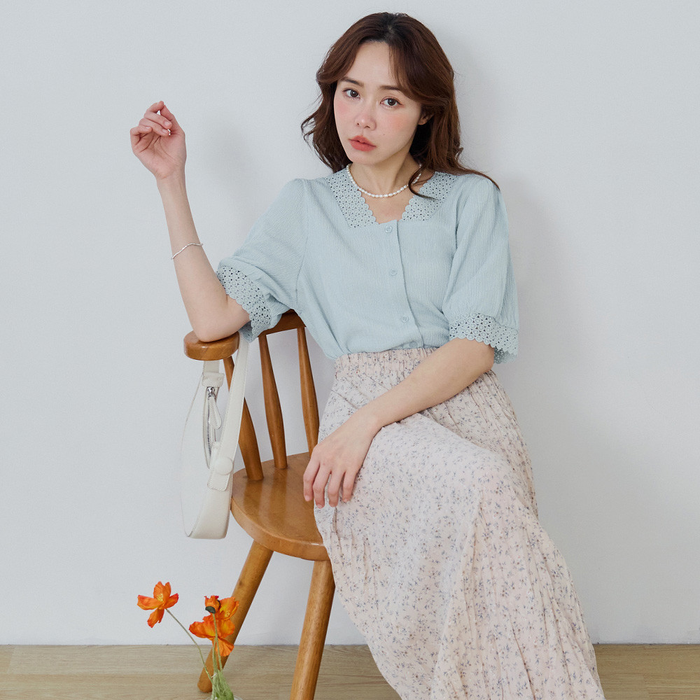 OB 細膩紋理蕾絲排釦澎袖上衣 OBAB21173 SS26