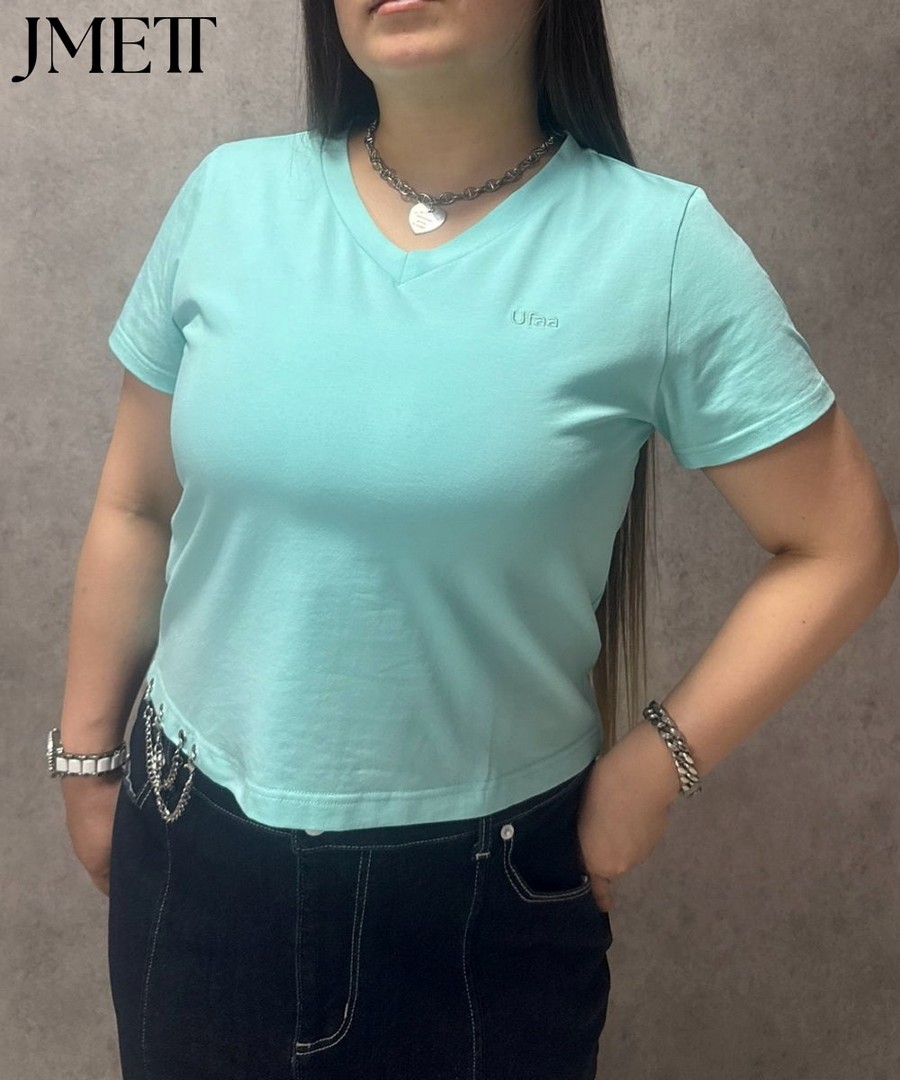 nissen 刺繡LOGO V領鏈飾Tee(與 Mary 合作款)(JMETT) (日本女裝大尺碼) NSAMR0126B0022 SS26