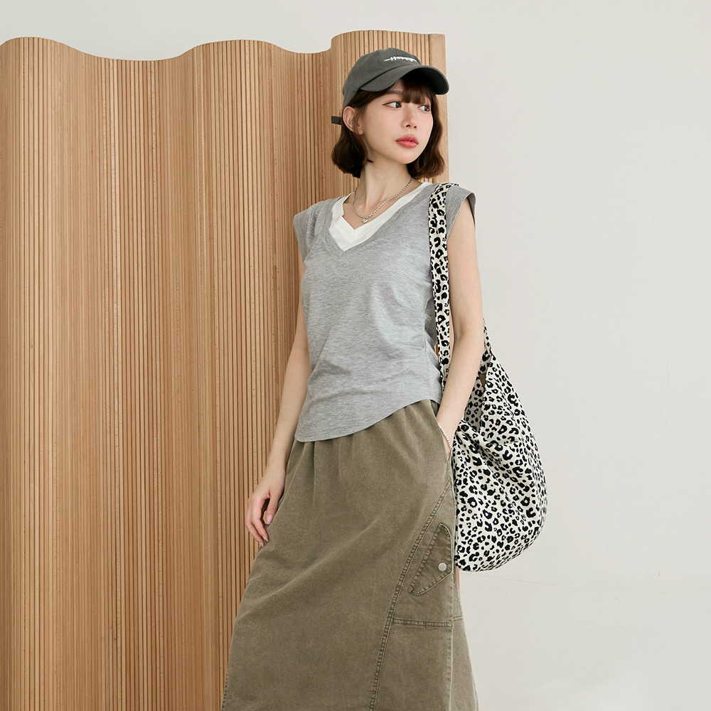 OB 假兩件V領打褶小蓋袖上衣 OBAB18872 SS26
