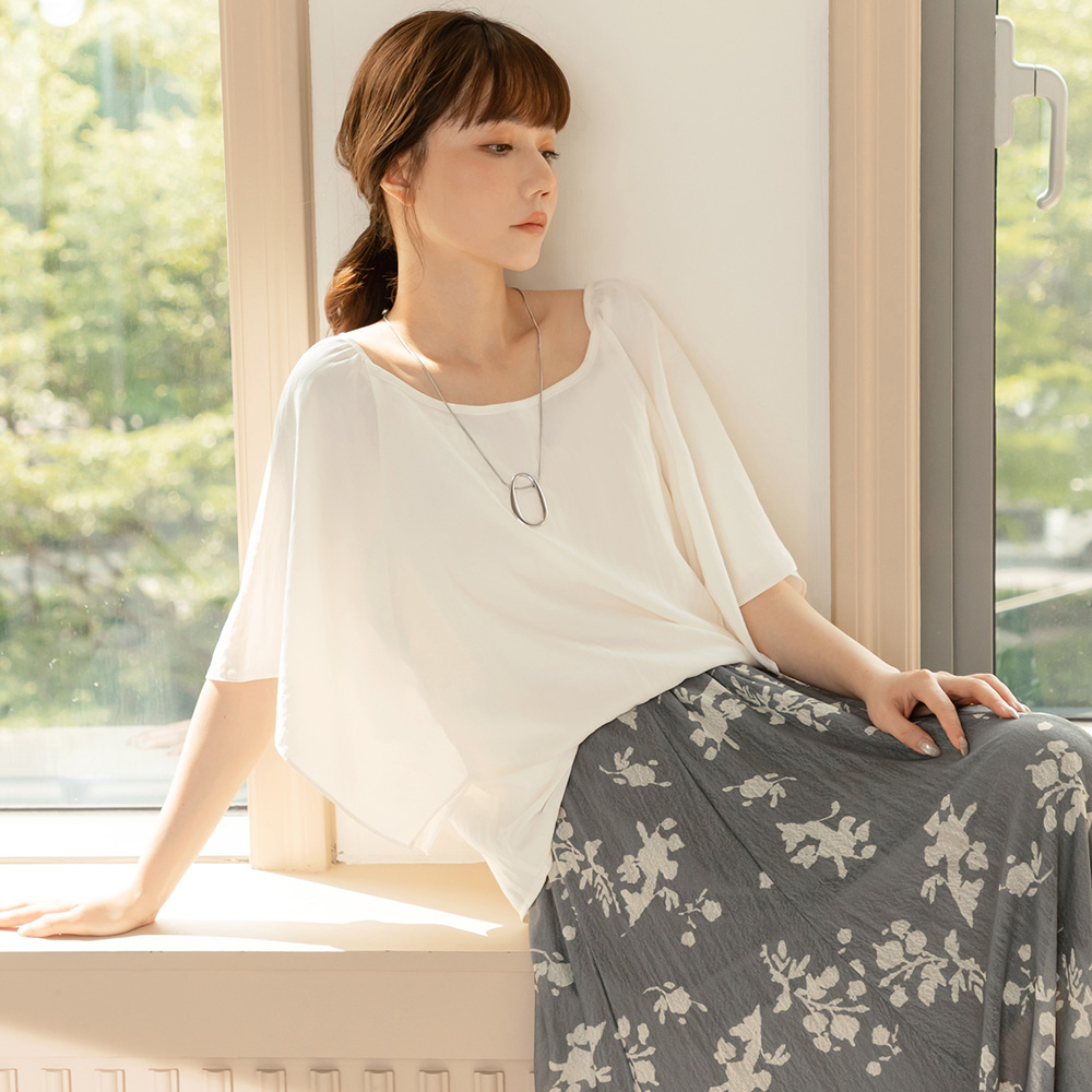 OB 輕薄純色大領口傘袖上衣 OBAB21297 SS26