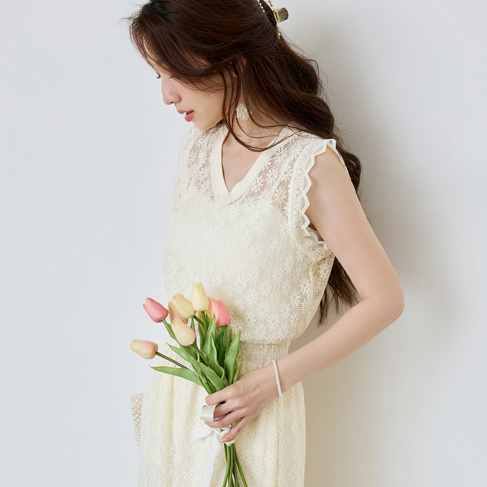 OB 透肌小花蕾絲V領背心 OBAB21332 SS26